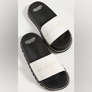 MARC JACOBS NIB Mens The Slide Size EU 44. Color White and Black